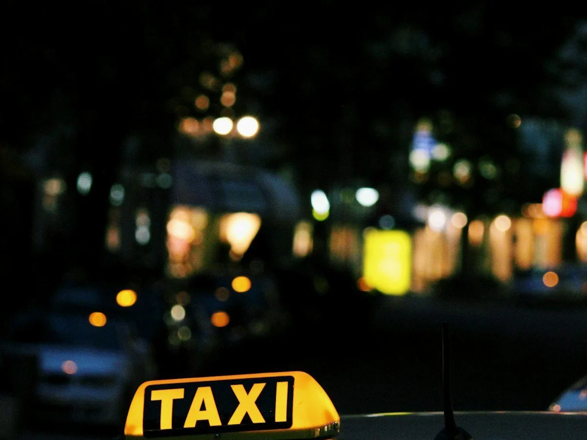 Fahrtkostenerstattung: Zahlt die private Krankenversicherung ein Taxi?