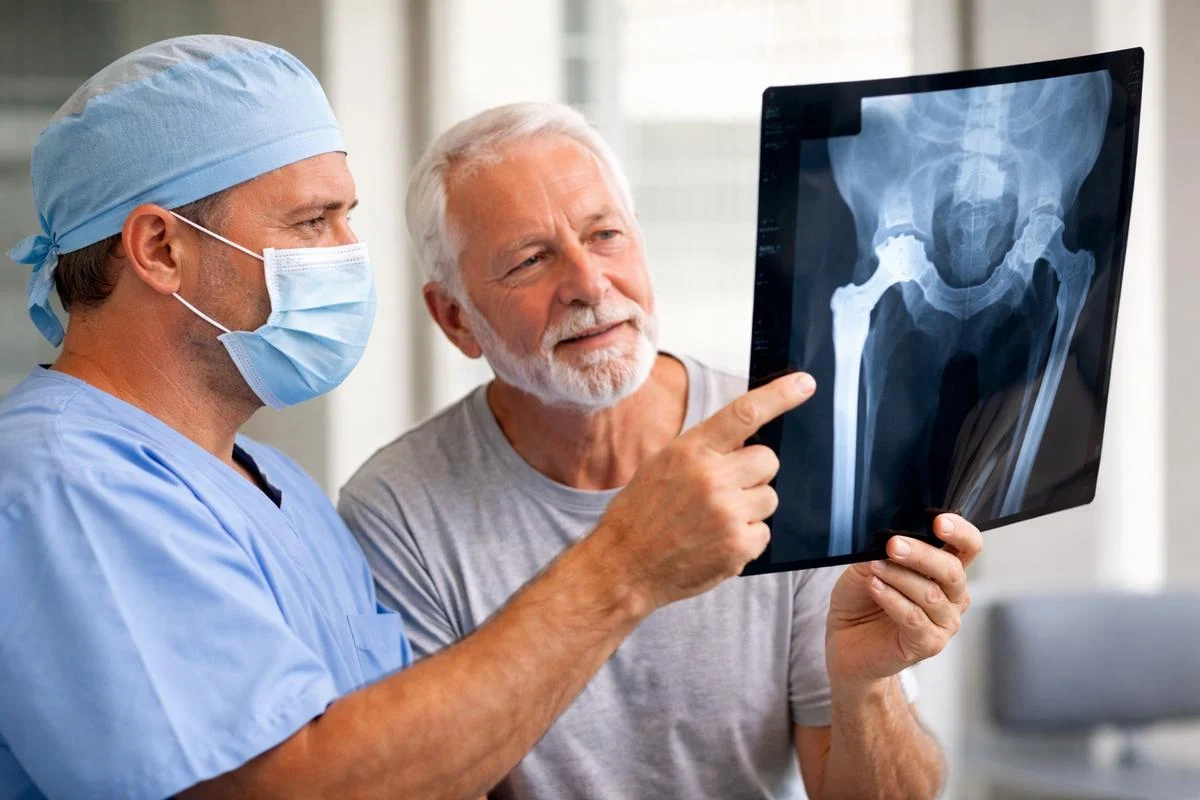 Orthopädie: Gelenkersatz und Reha – wo liegen die Unterschiede?